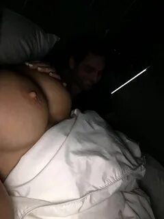 Abigail Ratchford desnuda y masturbándose en fotos y videos XXX.