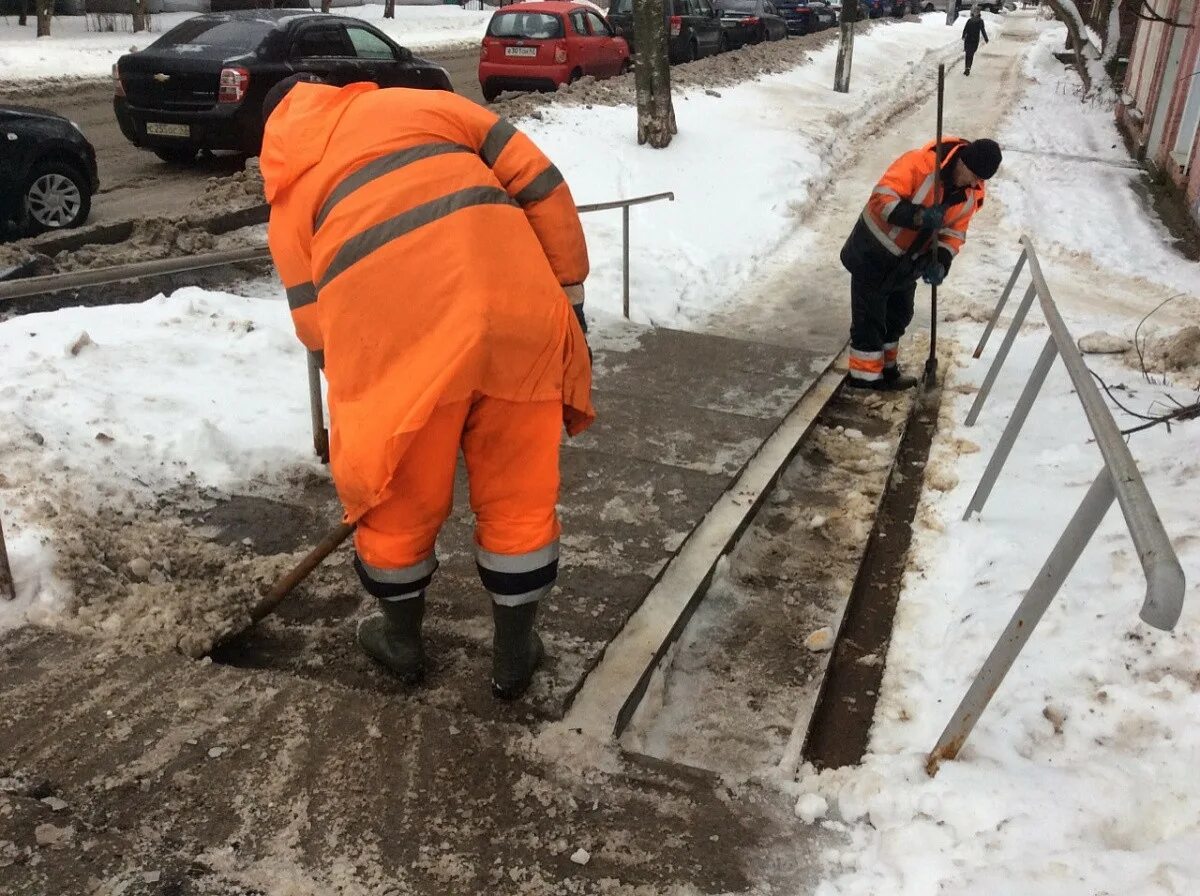 гололед на производстве. гололед дорожники. гололед дорожники. гололед дорожники. гололед дорожники.