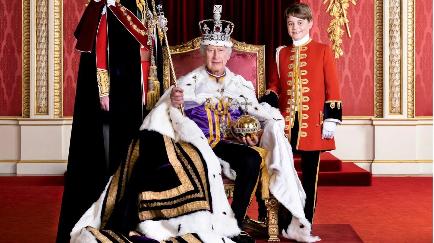 Монархия королева англии. Монархия: королевская семья, королева. Королевская семья норвегии. Николай 2 и александра федоровна коронация. Елизавета вторая фелипе шестой летисия.