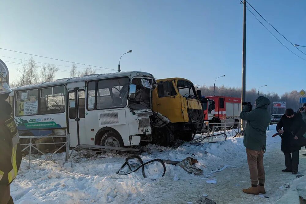 Из города выехал грузовик