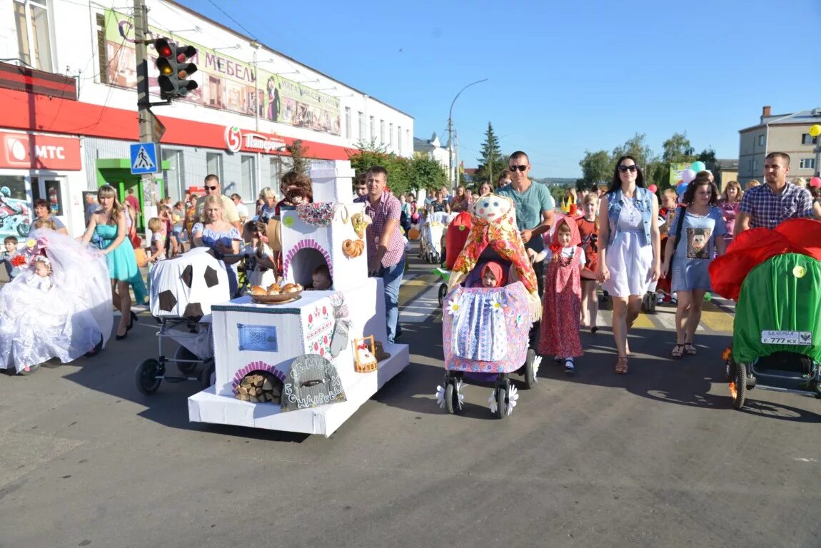 Погода на неделю острогожск воронежская область. День города Острогожск. Парад колясок в Острогожск. Парад Острогожск 2016. Острогожск жители.