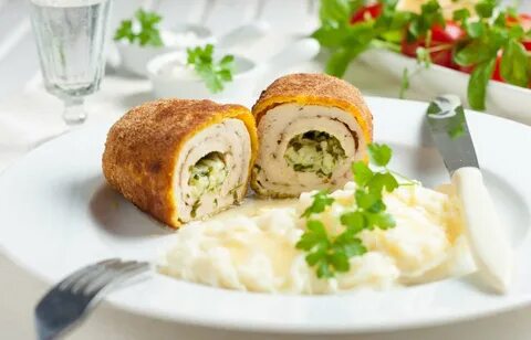 Котлета по киевски с картофельным пюре