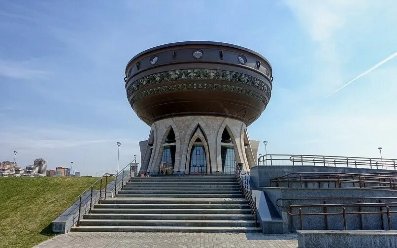 Центр семьи татарстане. Казанский дворец бракосочетания. центр семьи казан в казани смотровая площадка. загс казань чаша. дворец чаша казань.