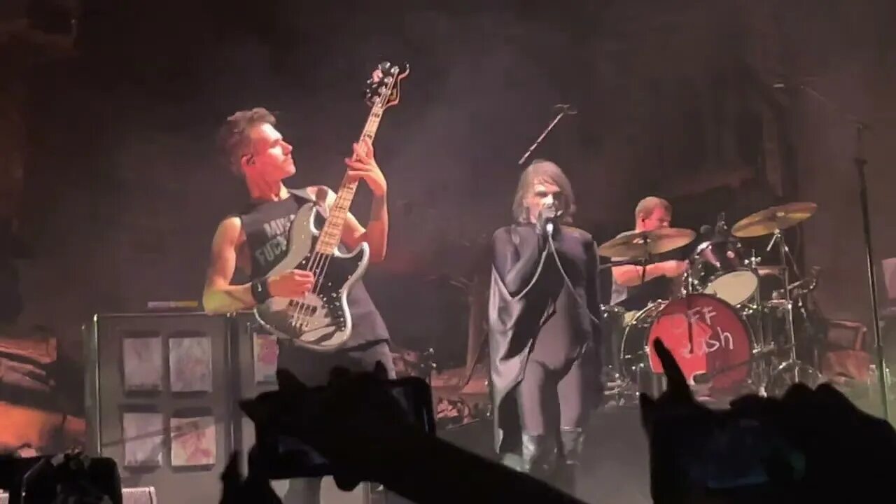 My chemical romance live. Джерард MCR 2019. Gerard way 2022 Fest.