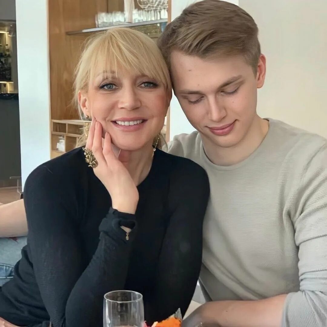 Дени орбакайте. Дени байсаров рамзан. Сын орбакайте дени байсаров. Дени байсаров в армии. Сын орбакайте дени байсаров.