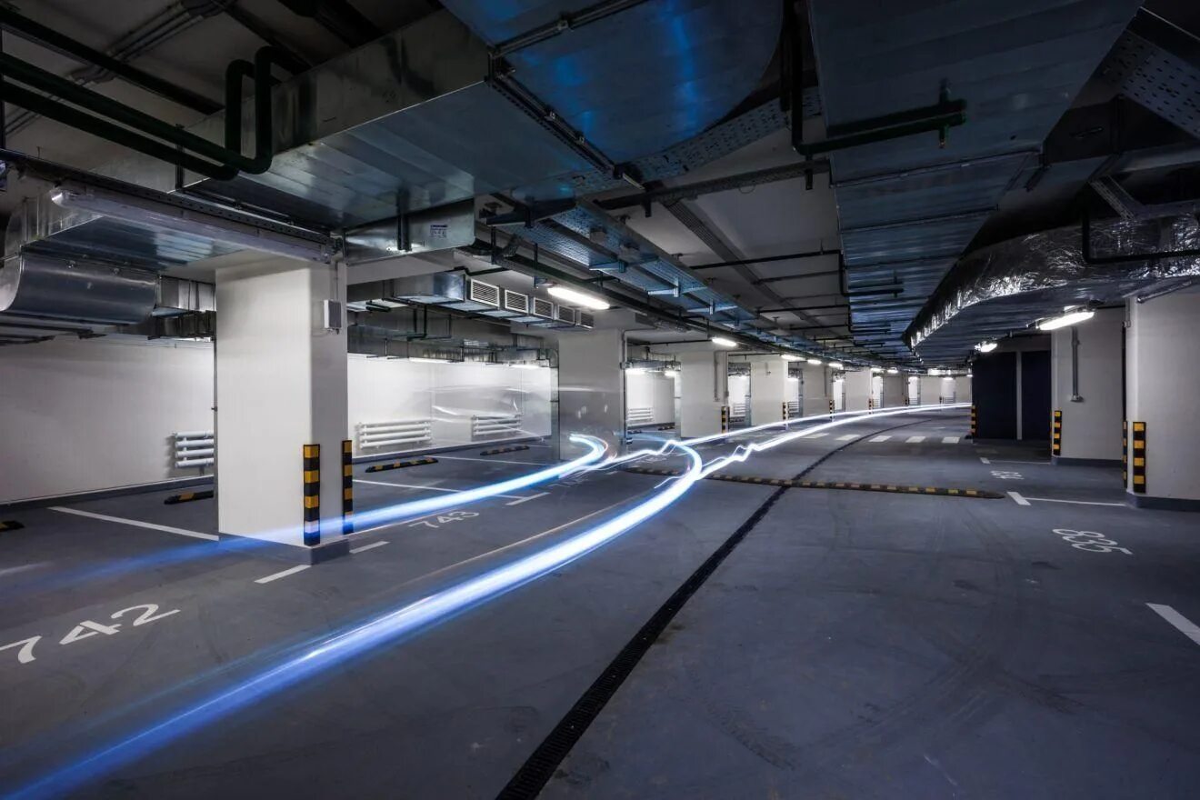 Многоуровневый паркинг. Помещения подземной автостоянки. Двухуровневый подземный паркинг. Подземная парковка. Подземная парковка.