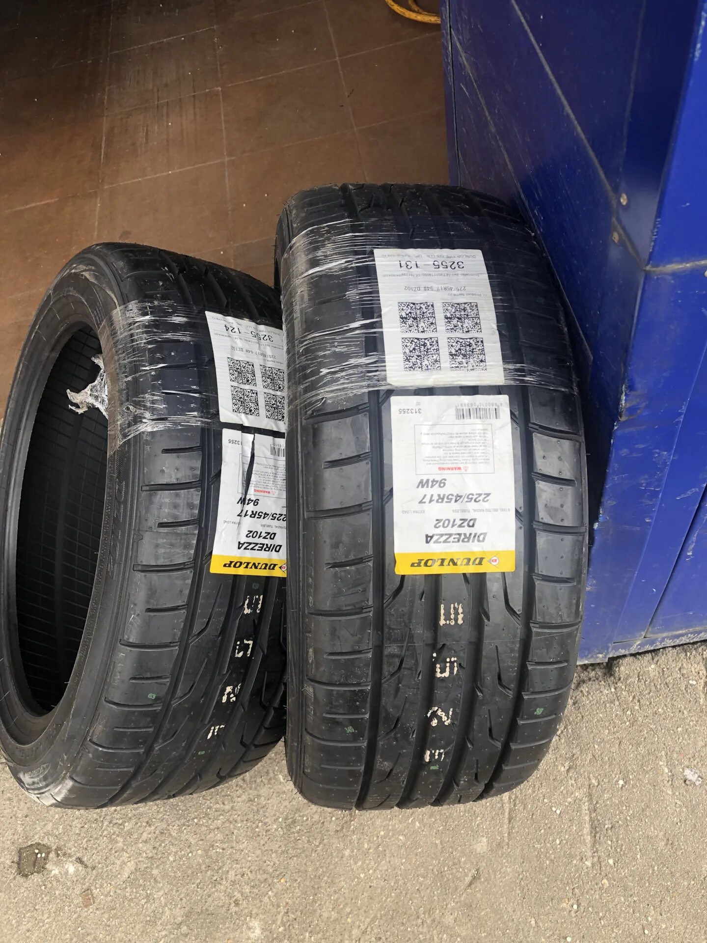 Dunlop direzza dz102. Dunlop direzza dz102 205/55 r16. Dunlop direzza dz102 235/40 r18 95w. Данлоп дирезза dz102. Dunlop direzza dz102.