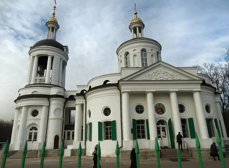 Влахернская церковь кузьминки. Храм влахернской божией матери в кузьминках. Кузьминки церковь влахернской божией матери. Влахернская церковь кузьминки. Церковь влахернской иконы божией матери в усадьбе кузьминки.