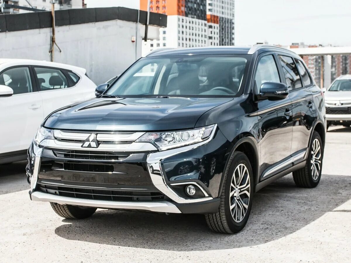 Mitsubishi Outlander 2018. Мицубиси Аутлендер 2018. Митсубиши Аутлендер 2018. Аутлендер 3 2018. Аутлендер 3 рестайлинг купить