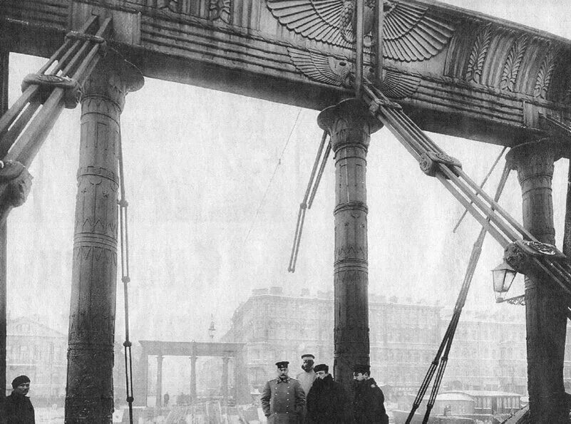 Египетский мост в санкт-петербурге 1905. Египетский мост 1905 год мистическая история. Спб египетский мост сфинксы. Петербург египетский мост в 1908. Египетский мост в санкт петербурге 1905 год.