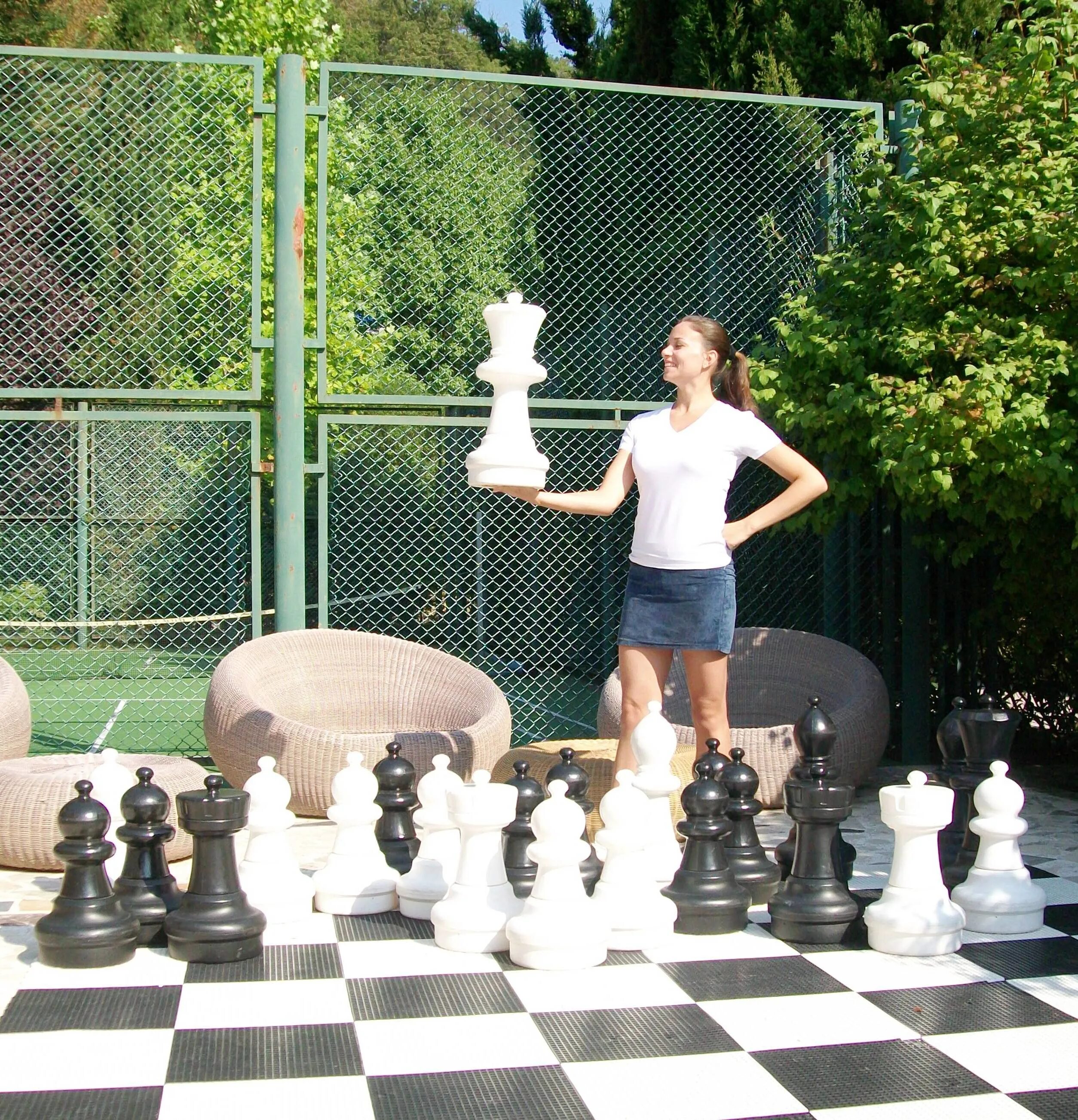 Ход конем шахматы. Поделки на шахматную тему. Шахматное королевство рисунок. Конкурс шахматное королевство. Шахматные конкурсы для детей.