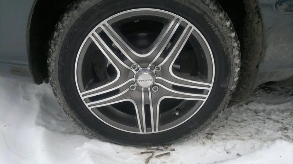 Replica gr hy64. Литьё 185/65 r15. Литые диски 15 205 65. Колеса гранта люкс. Лада гранта на р15 колесах.