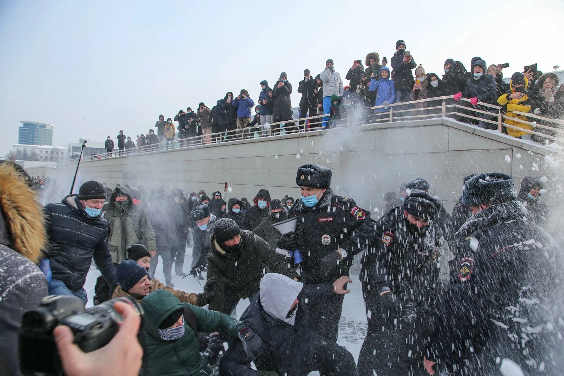 Митинг башкортостан. Со светлым праздником крещения. Крещение уфа нижегородка. Митинги башкир. Купель в парке якутова.