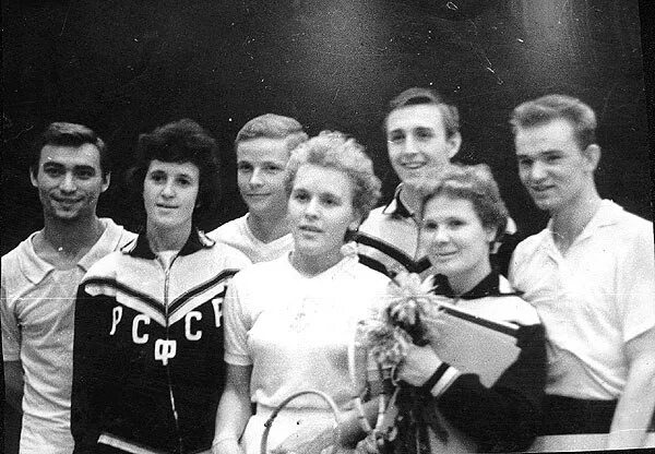 Бадминтон 19 век. Первый чемпионат по бадминтону. Древний бадминтон. Зарождение бадминтона. Бадминтон в 20 веке.