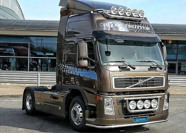 Свет volvo fh. Volvo FH / fm 12. Volvo fh12 2010. Вольво ФМ 13. Обвес на Вольво фш12.