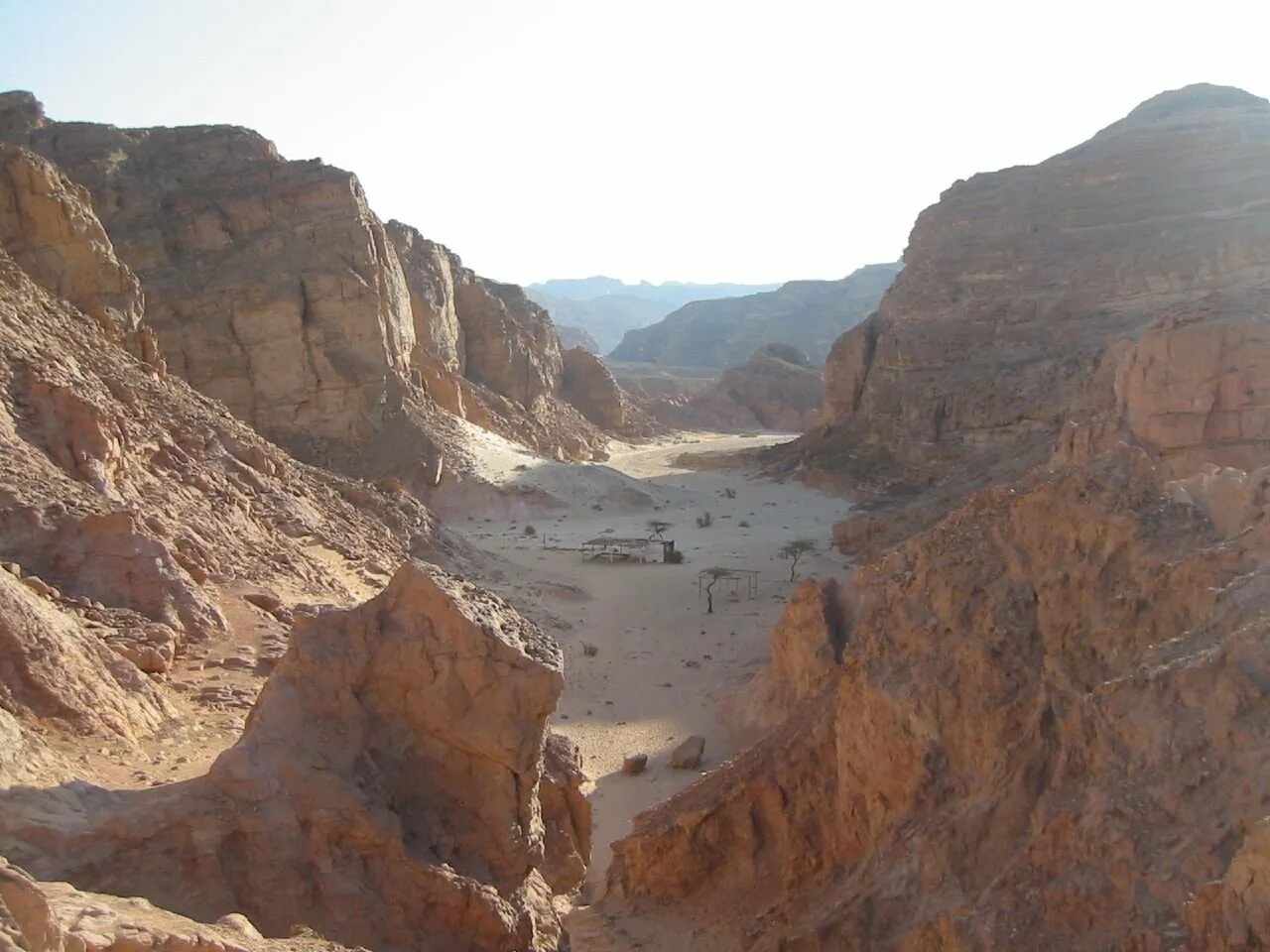 Каньон Салама Египет. Красный каньон Египет Синай. Цветной каньон Нувейба. Нувейба Египет цветной каньон. Каньон шарм эль шейх