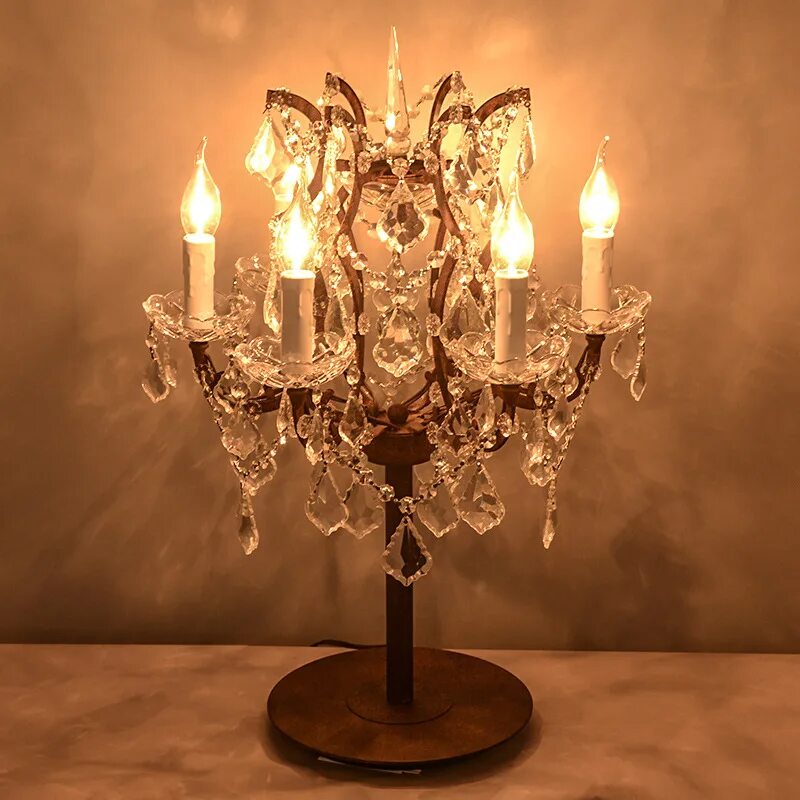 Канделябр с электрическими свечами. Лампа декоративная свеча мерцающая. Свеча светодиодная remihof rmh-lc-01-silver, золотой. Светильник в виде подсвечника. Светильник в виде подсвечника.