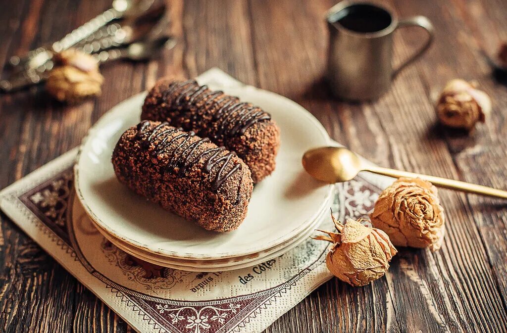 Классический рецепт печенья картошка. Пирожное "картошка". Пирожные картошка. Пирожное картошка красивое. Декор пирожного картошка.