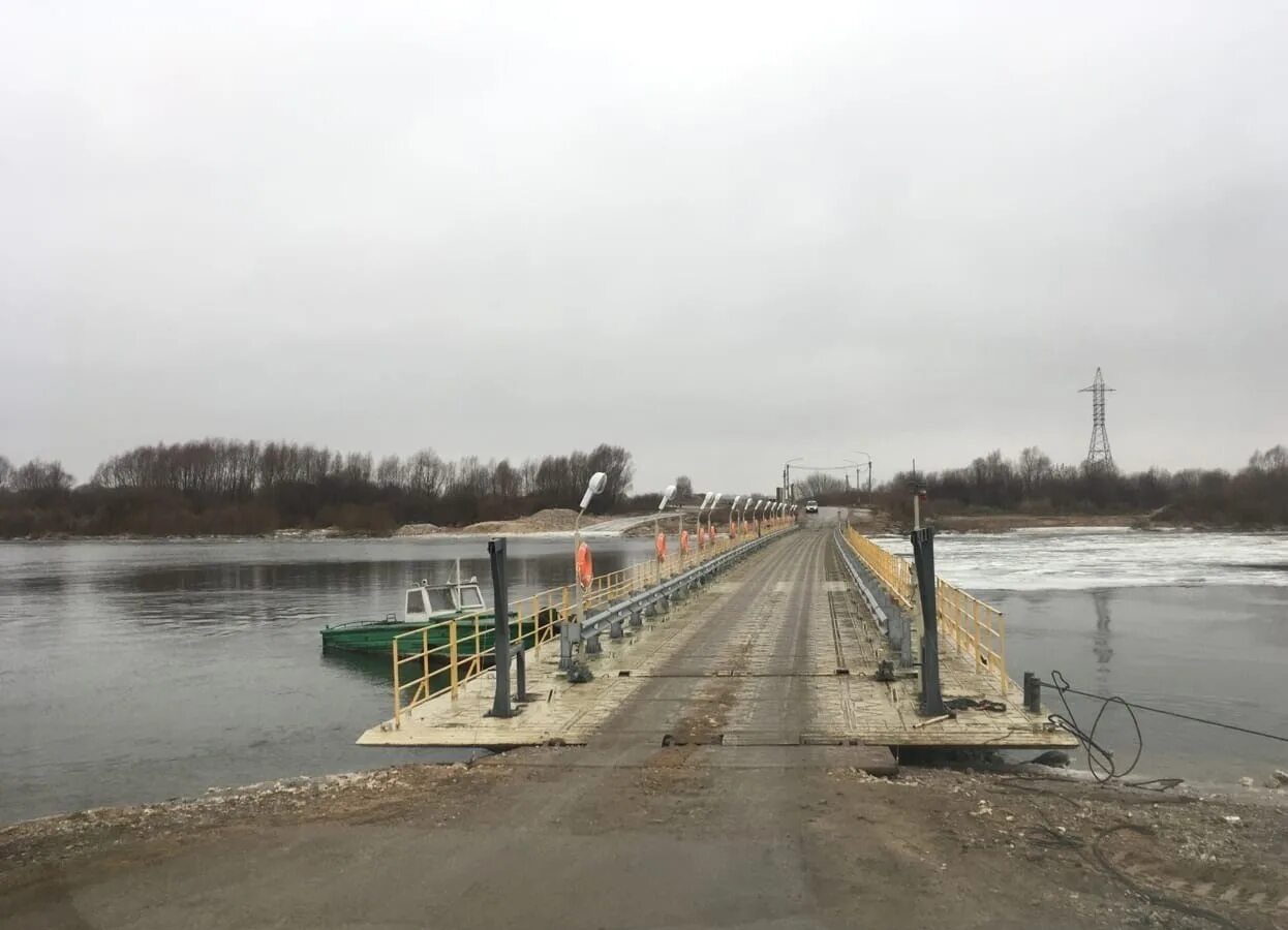 Уровень воды в оке в луховицах сегодня. Понтонный мост Спасск Рязанский с Фатьяновка. Наплавной мост Спасск-Рязанский. Фатьяновка Понтонный мост Спасск. Плашкоутный мост Рязань.