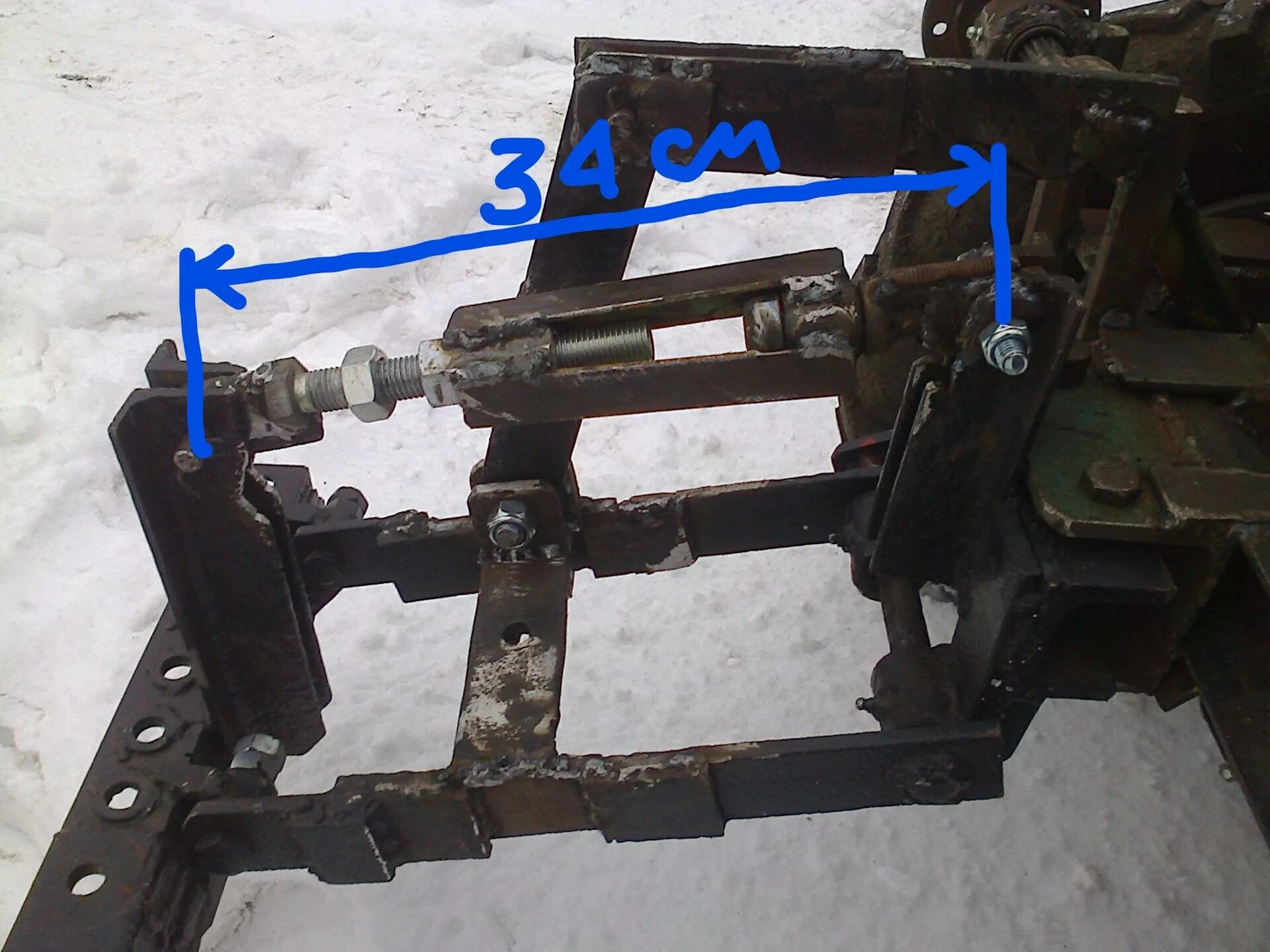 Мини трактор переломка МТЗ 132. Поворотный узел МТЗ 132. Адаптер навески МТЗ-132. МТЗ 132 минитрактор сцепка переломка. Навеска на мотоблок своими руками