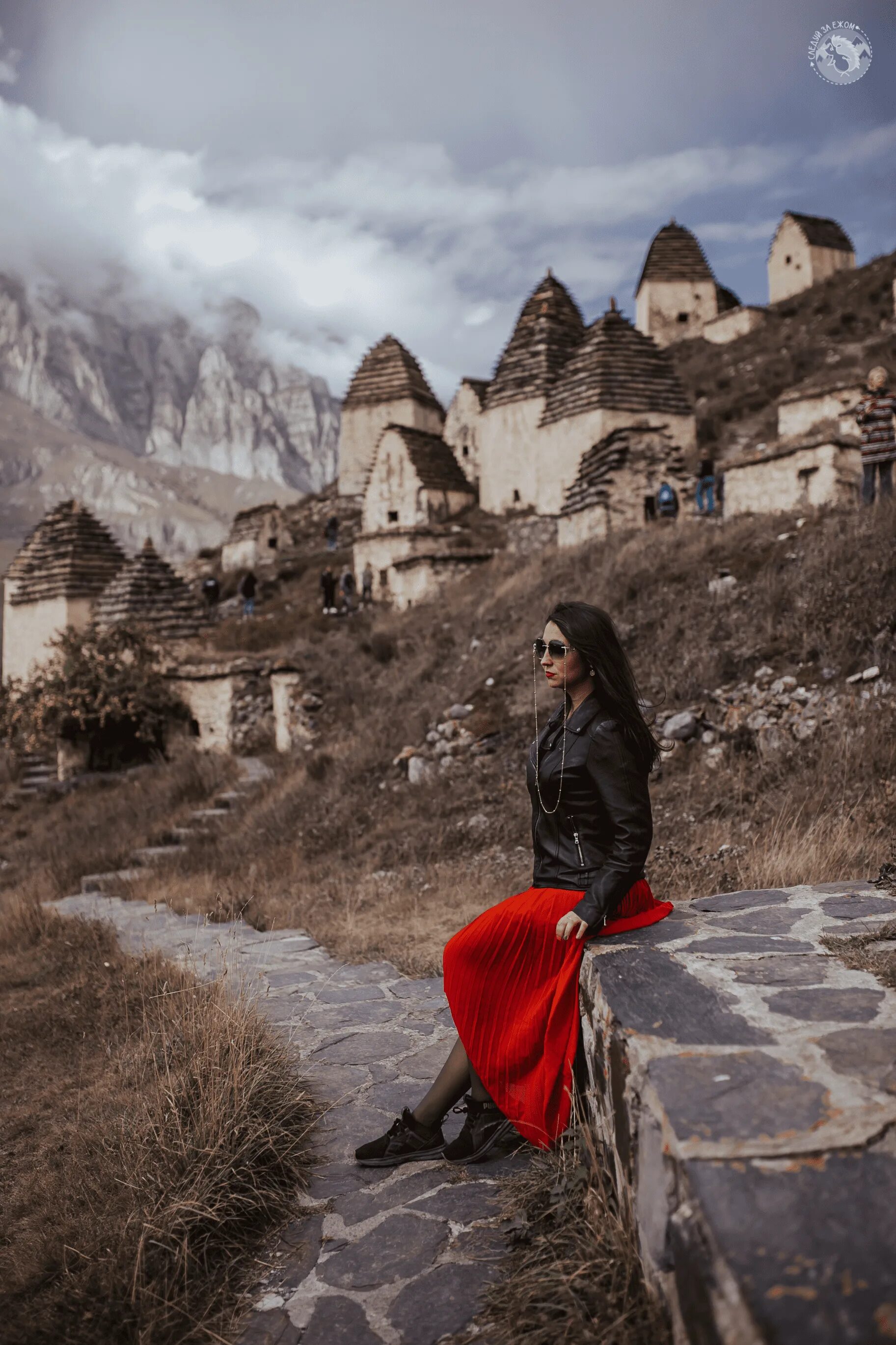 Г. Телефоны в осетии. Алания осетия. Столовая гора северный кавказ осетия. Южная осетия красивые места.