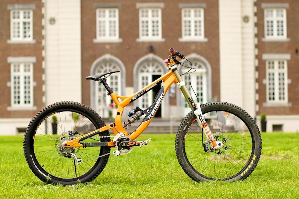 Даунхилл обои. Даунхилл (скоростной спуск). Scott carbon downhill. Защита для даунхилла. Scott downhill 1990.