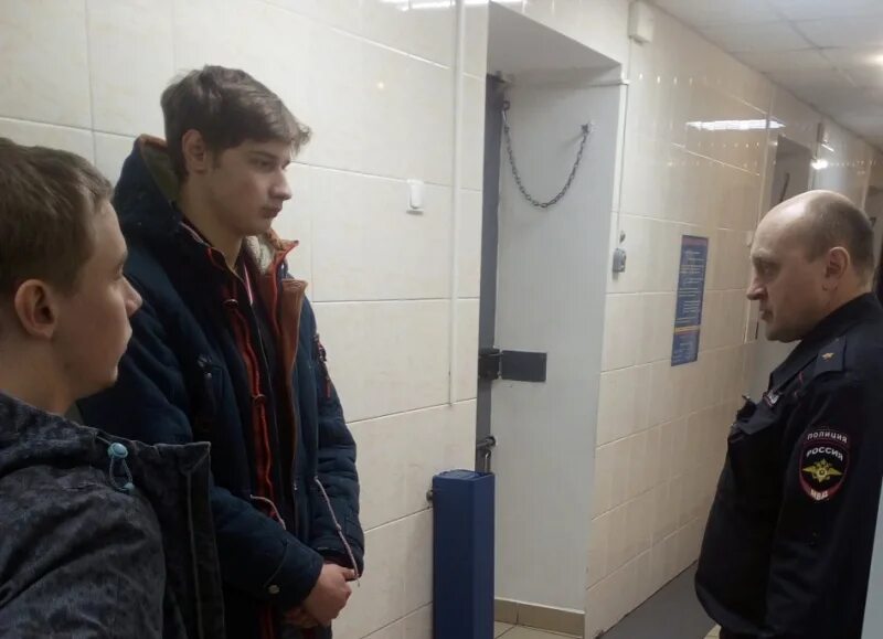 Автозаводской отдел полиции. Автозаводская полиция нижний новгород. На автозаводе отдел полиции. Отделение полиции набережные челны. Автозаводская полиция нижний новгород.