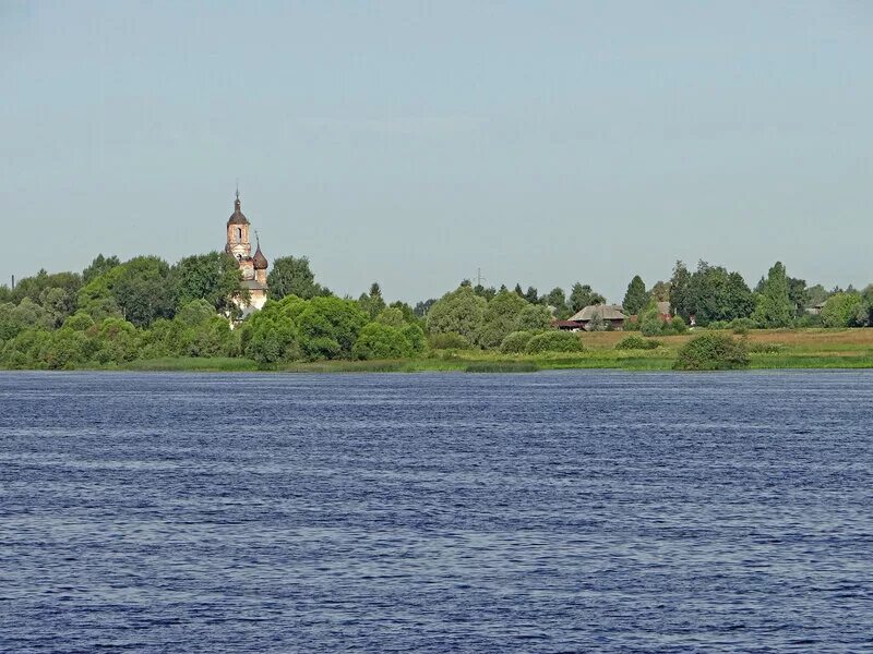 Песня издалека волга течет. Река Волга издалека. Из далека Волга. "Из далека" течет река Волга. Течет река Волга 2009.