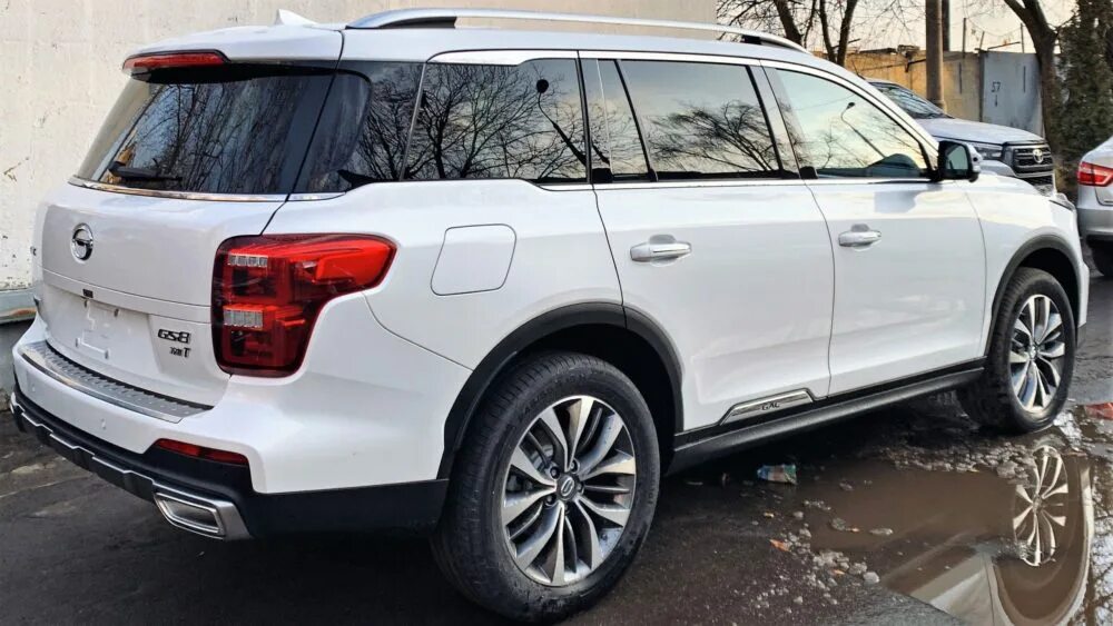 Гак gs8 отзывы владельцев. GAC Trumpchi gs8. GAC gs8 2021. Китайский внедорожник GAC gs8. GAC gs8 белый.