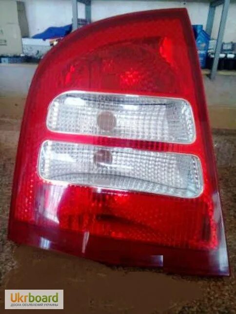 Шкода задний левый фонарь. Задний фонарь суперб. Tyc 11c746012b. Skoda fabia 2000-2004 фонарь. Задний левый стоп фабия 2.