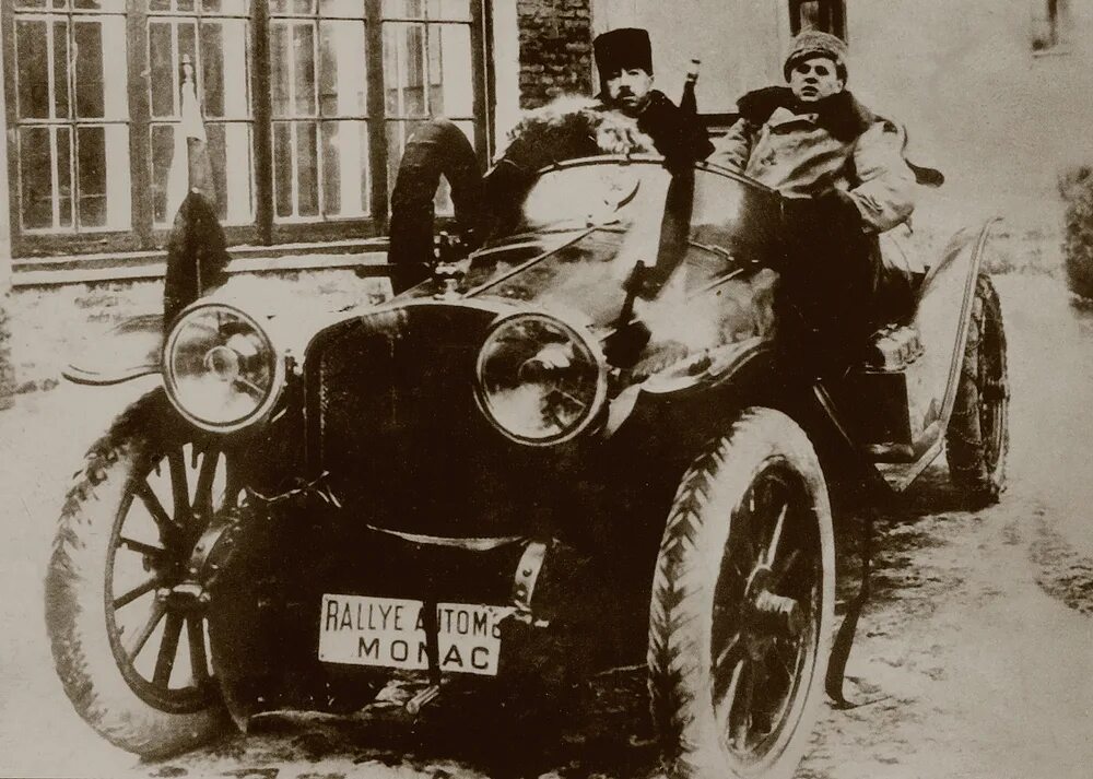 Первые владельцы автомобилей. Автомобиль Руссо-Балт 1912 года. Руссо-Балт с24/55. Автомобиль Руссо-Балт Монте Карло. Автомобили Российской империи Руссо Балт.