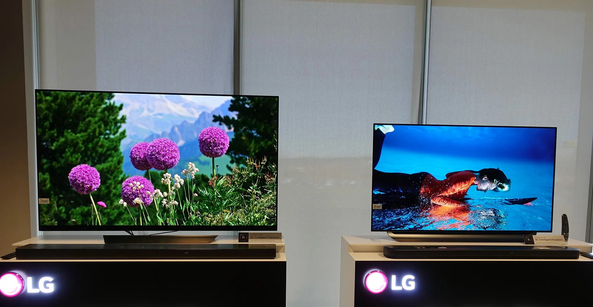 Samsung OLED. Телевизор LG OLED. OLED дисплей. OLED матрица телевизора.
