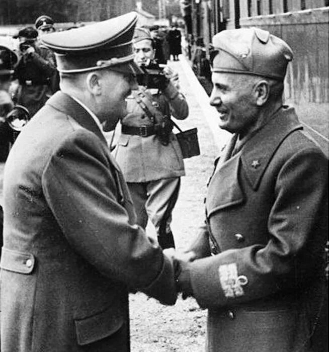 Муссолини закат. Муссолини 1943. Грациани и муссолини. Отто скорцени освобождение муссолини. Крах фашистского режима в италии муссолини.