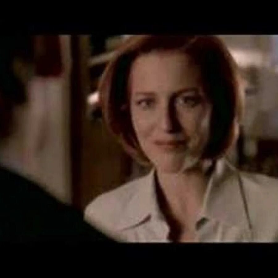 Dana scully. Скалли милано 6. Скалли секретные материалы. Вампир скалли милано. Скалли имланро.