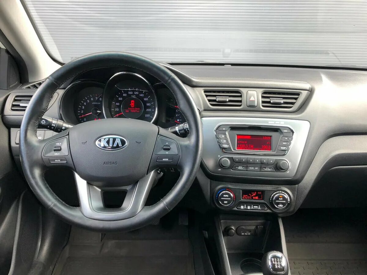 Рио 3 форум. Kia Rio 3 поколение. Киа Рио 2014 года 1.6 механика. Kia Rio седан III. Kia Rio 3 поколения салон.