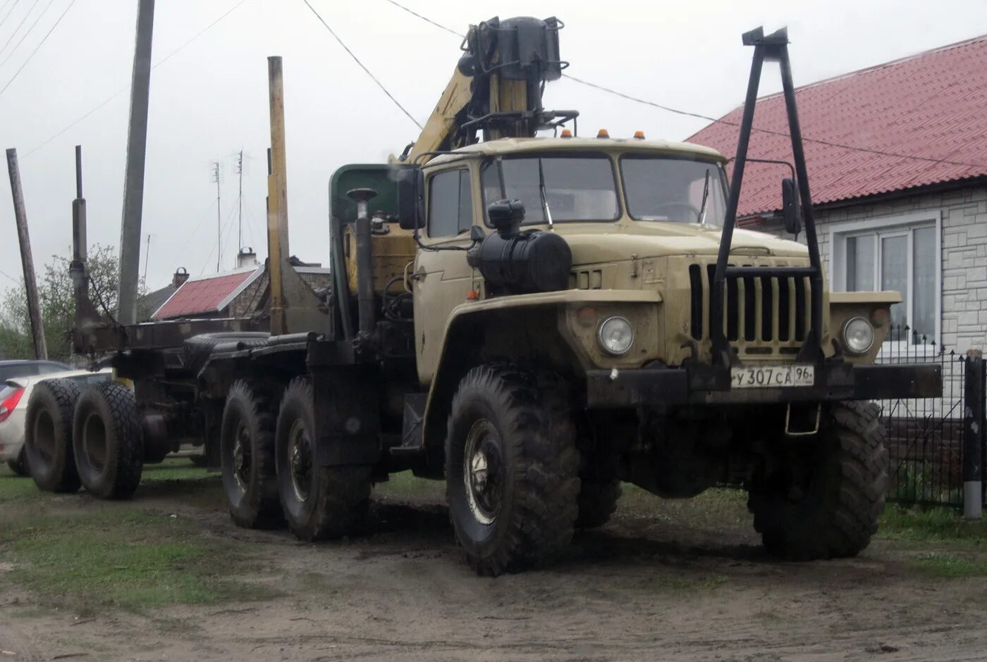 урал 4320 бортовой лесовоз. урал-4320 грузовой лесовоз. урал 375 роспуск манипулятор. бу урал 4320 лесовоз. урал 375 с манипулятором.