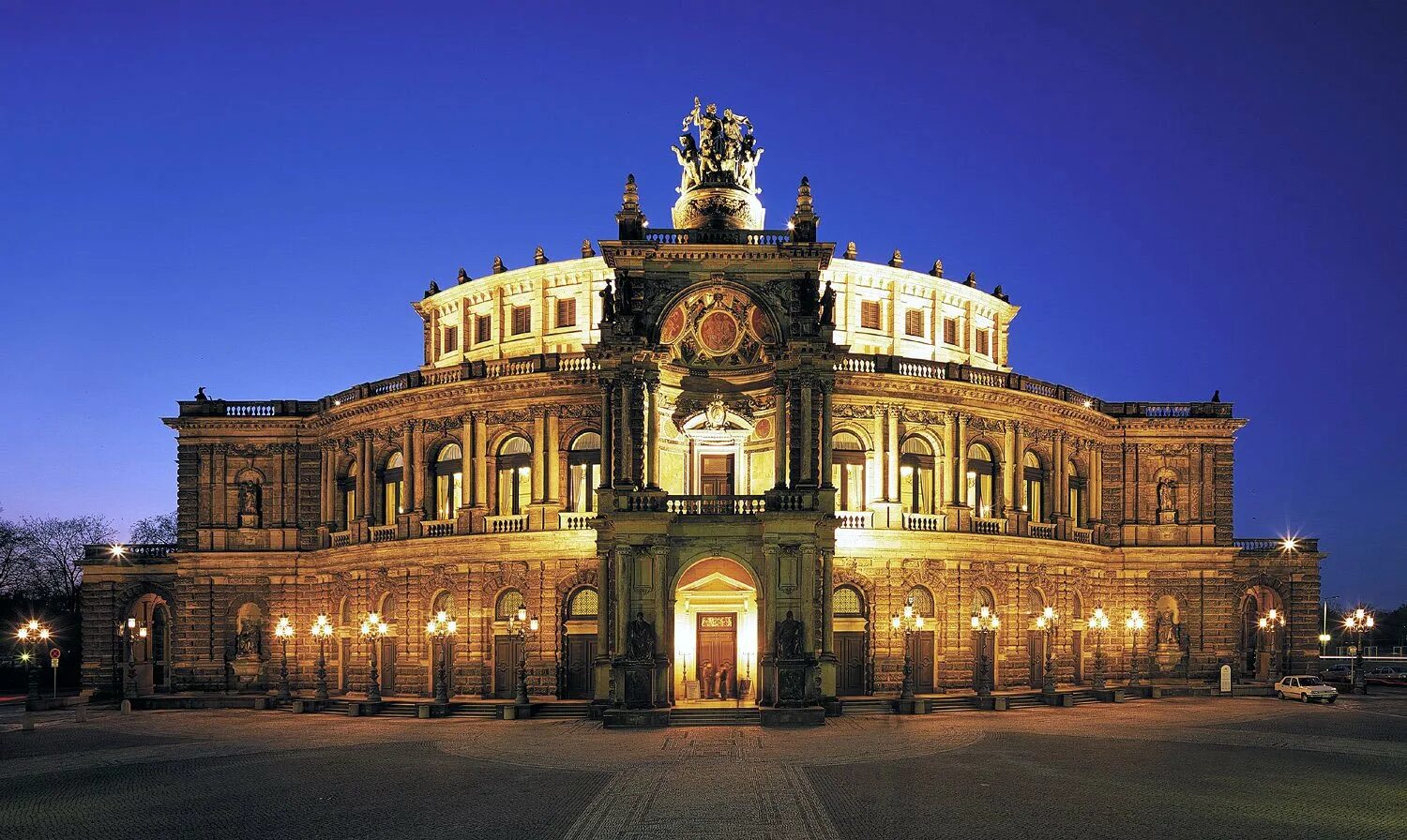 Оперный театр в Дрездене. Возрождение Ренессанс архитектура. Опера Земпера. Возрождение здания