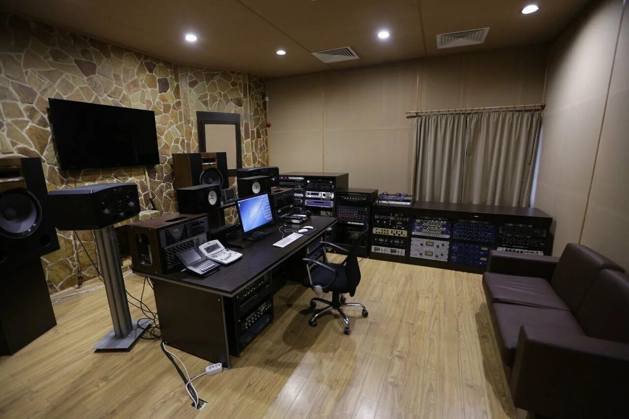 Звукозапись студия. Комната звукозаписи. Звукозапись студия. Звукозапись студия. Профессиональная звукозаписывающая студия.
