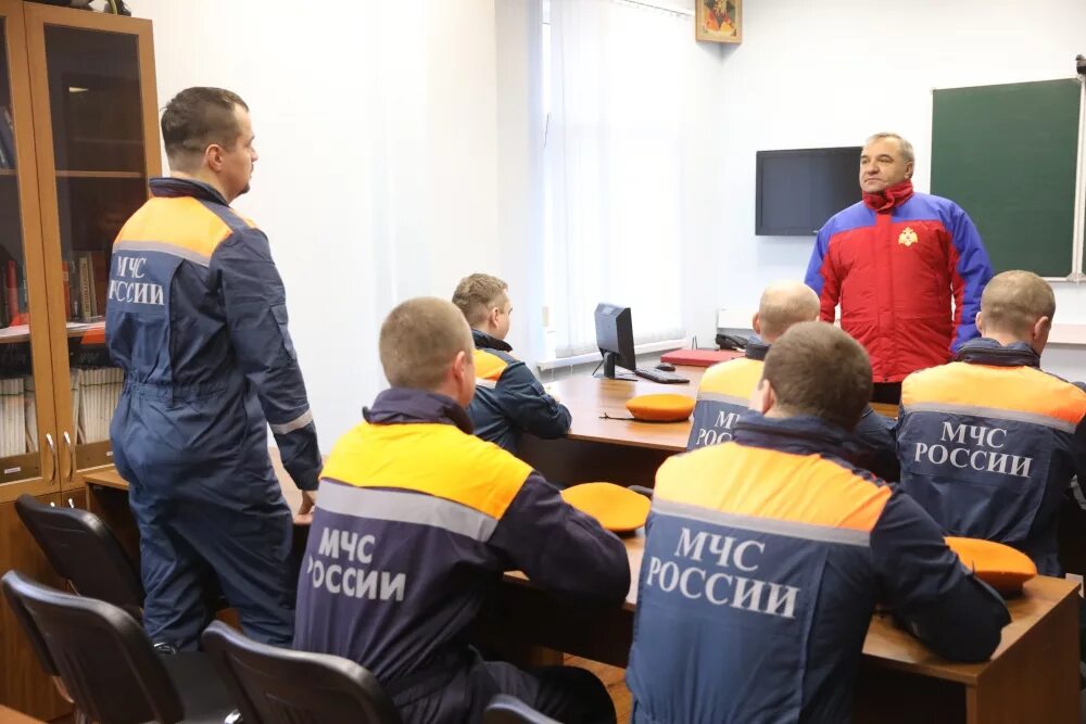 Оклады военных с 1 октября 2022 года. Индексация сотрудников мчс. Оклады мчс. Сергеева в. Емельянов роман александрович агпс мчс.