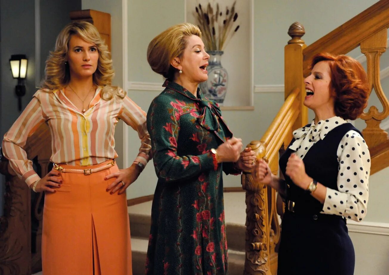 Кино отчаянные домохозяйки. Отчаянная домохозяйка 2010. Жюдит годреш отчаянная домохозяйка. Отчаянная домохозяйка фильм франция. Отчаянная домохозяйка 2010.