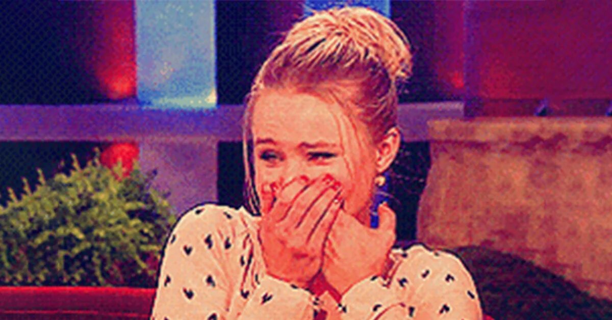 Lucid группа i cant help myself. Kristen bell shocked gif. I cant take it anymore. I can t help crying. Невозможно не влюбиться фильм 2017.