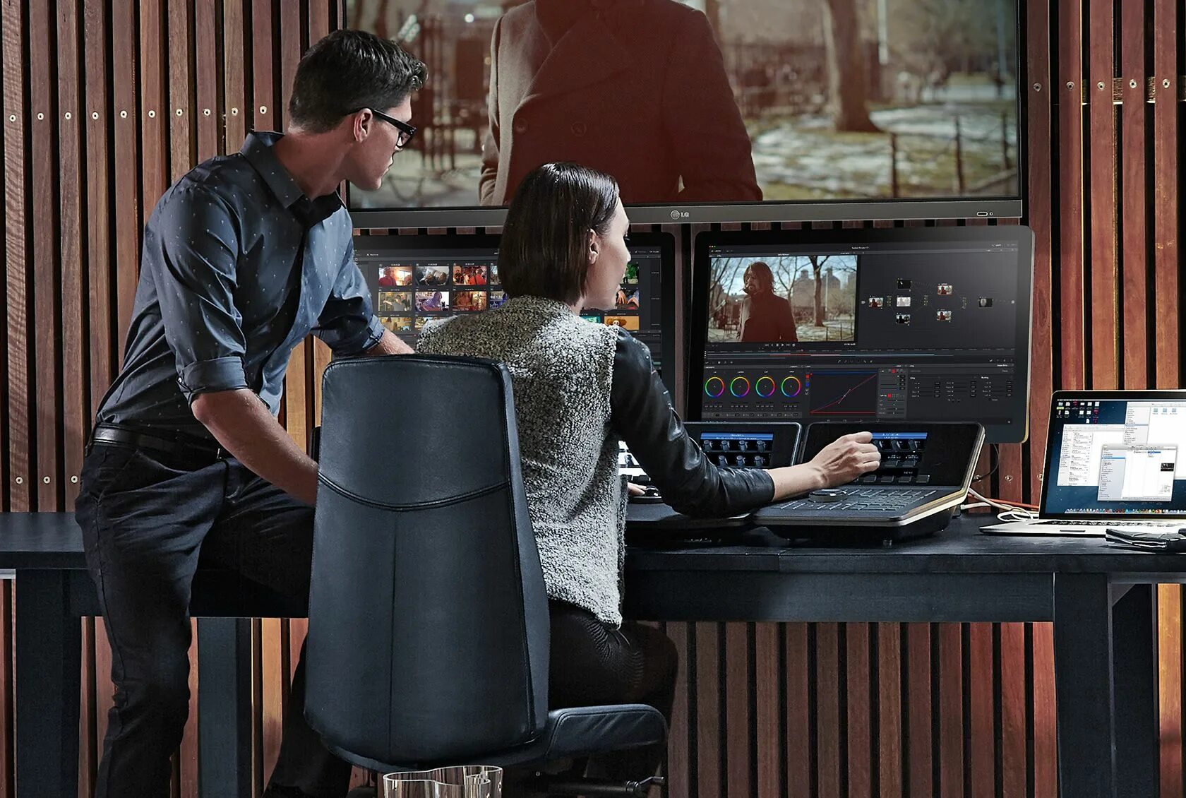 Средства режиссера. Видеомонтаж DAVINCI resolve. Blackmagic Design DAVINCI resolve. Режиссер видеомонтажа.