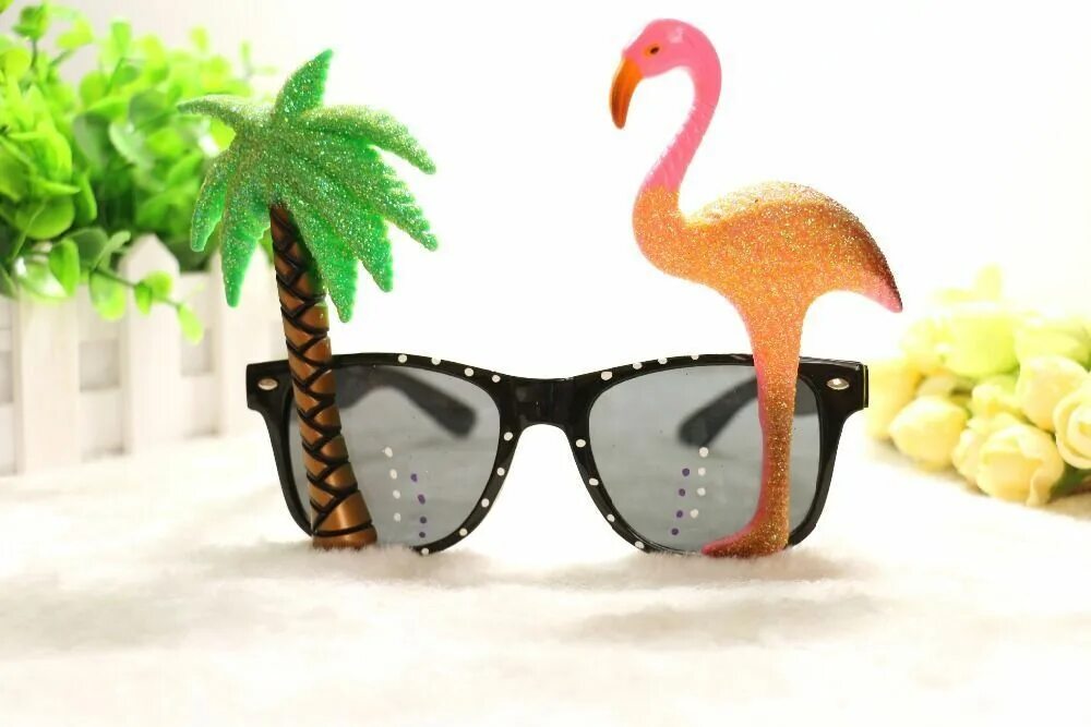 Очки Фламинго солнцезащитные. Фламинго в очках. Фламинго в солнцезащитных очках. Фламинго в солнечных очках.