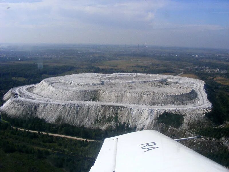 Фосфогипс гора воскресенск. Белая гора фосфогипса воскресенск. Фосфоритовая гора в воскресенске. Воскресенск гора фосфогипса. Белая гора в воскресенске.
