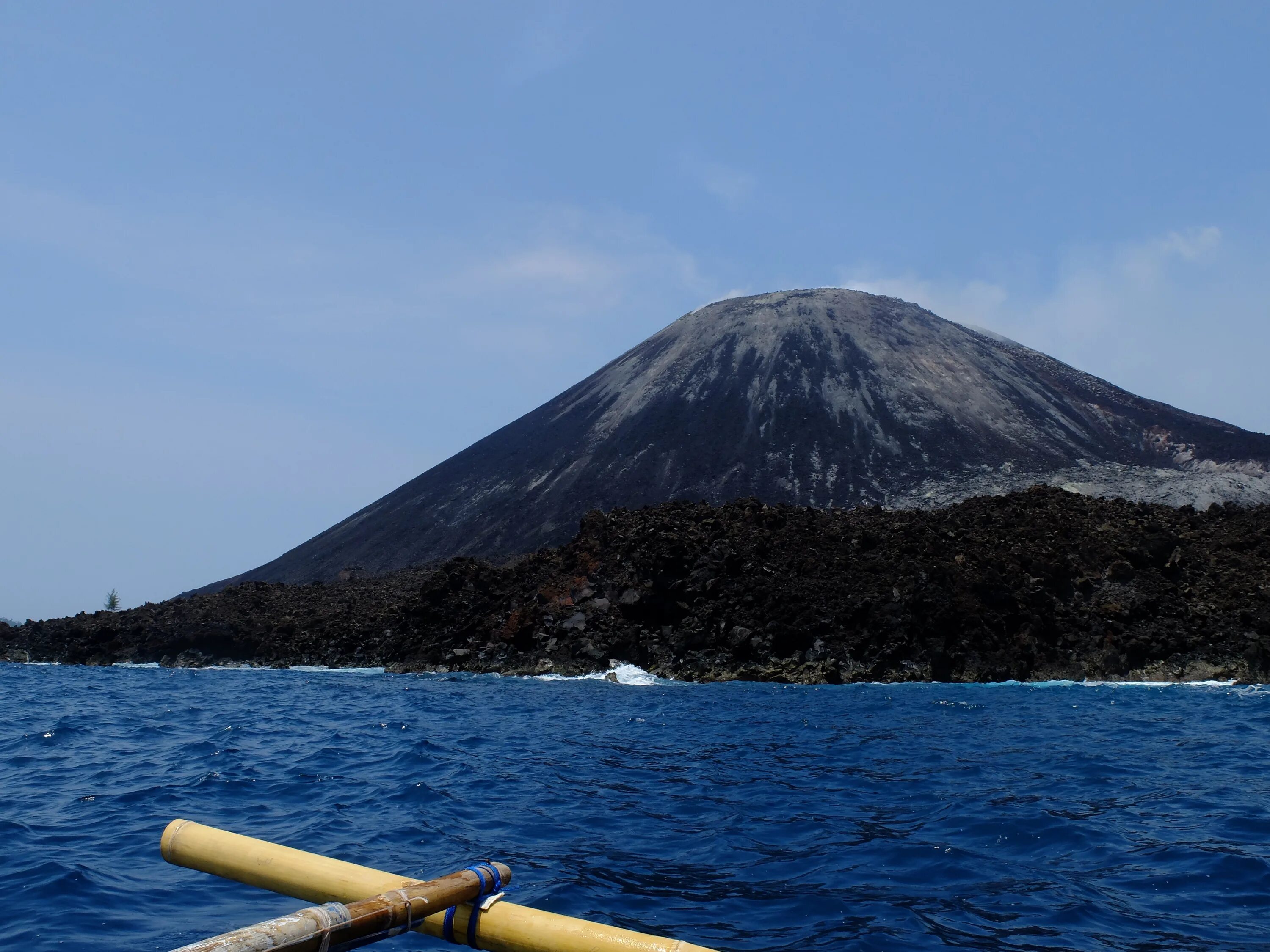 вулкан кракатау на карте евразии. извержение вулкана кракатау 1883 цунами. кратер вулкана мерапи. вулкан агунг остров бали. извержение вулкана анак кракатау.
