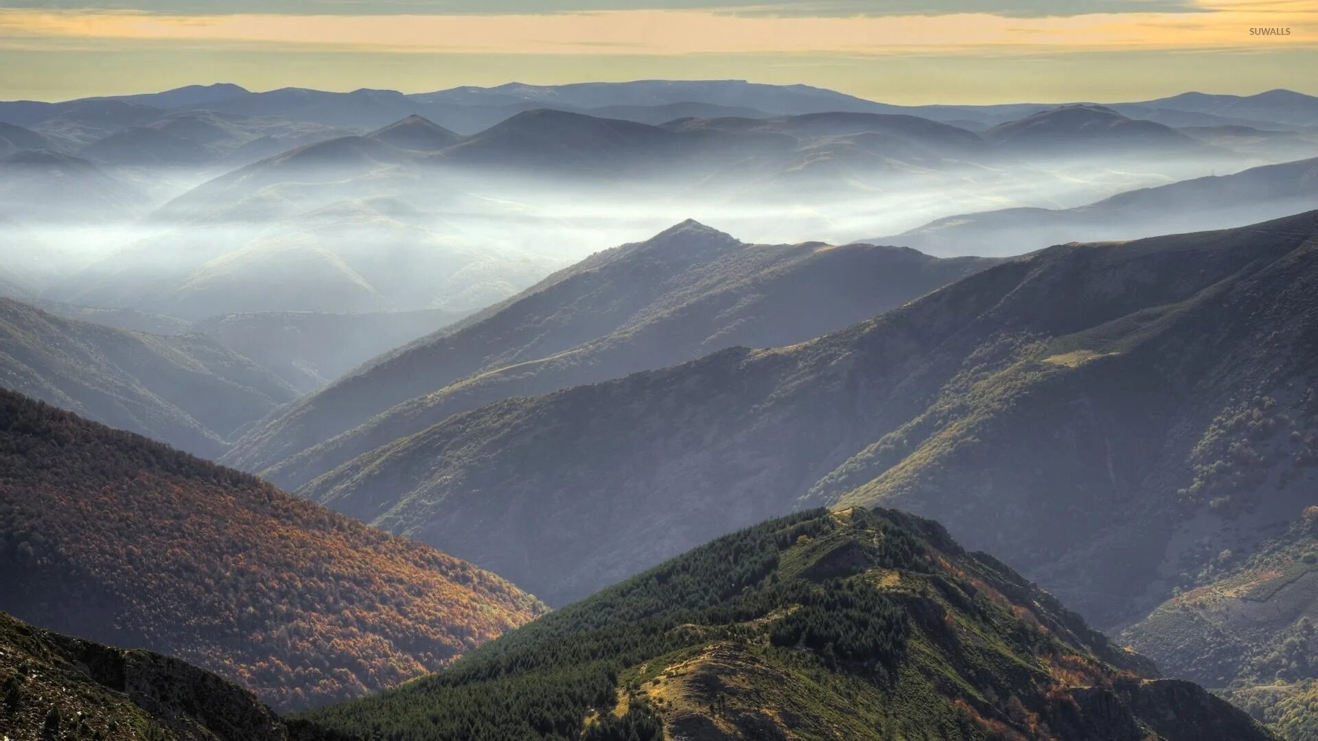 Higher mountains. Воздушная перспектива горы. Пейзаж сопки. Горная Долина в тумане. Горный пейзаж воздушная перспектива.