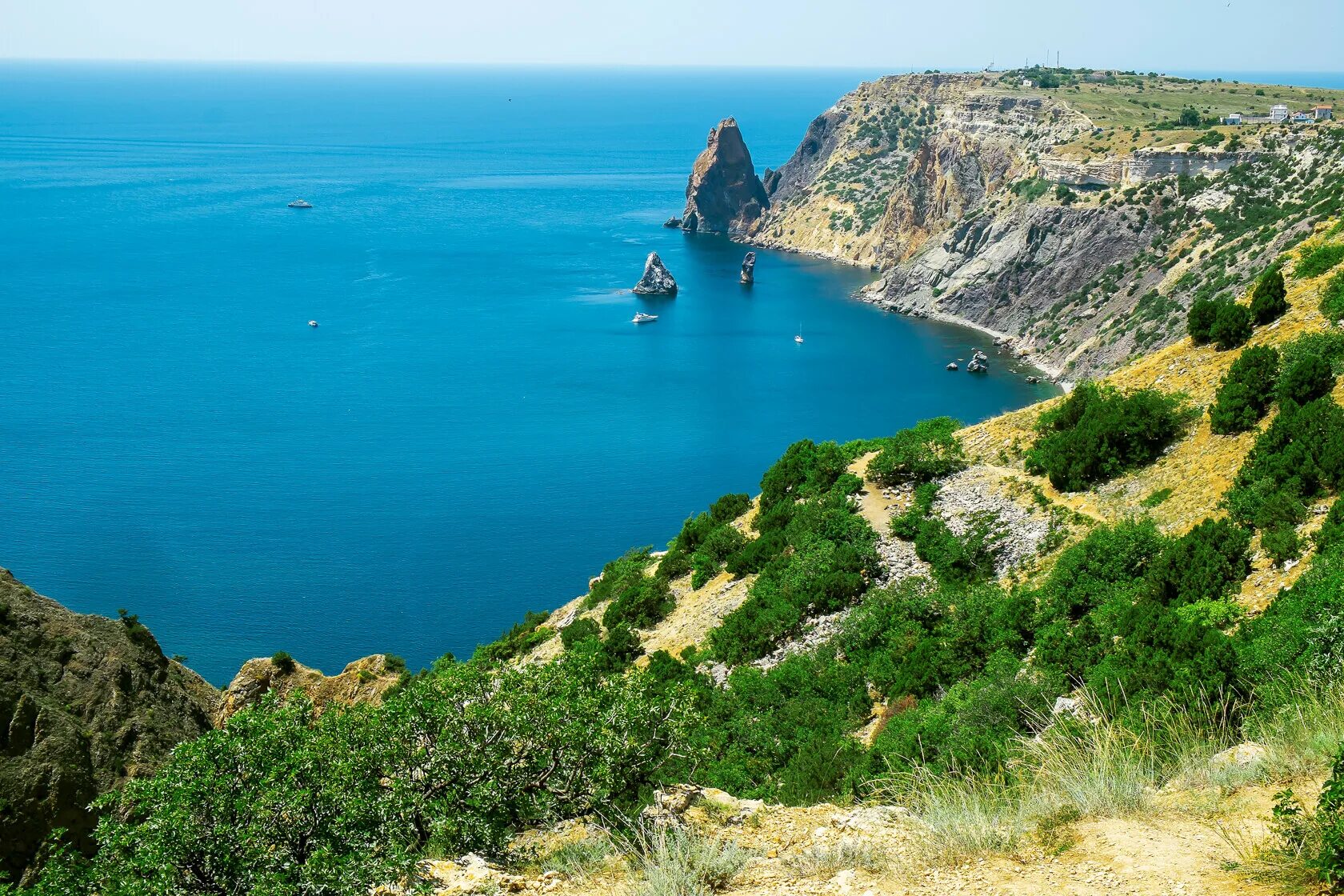 Юбк крыма горы. Ветер в крыму. Метеокрым. Метеокрым. Остров фиолент в крыму.