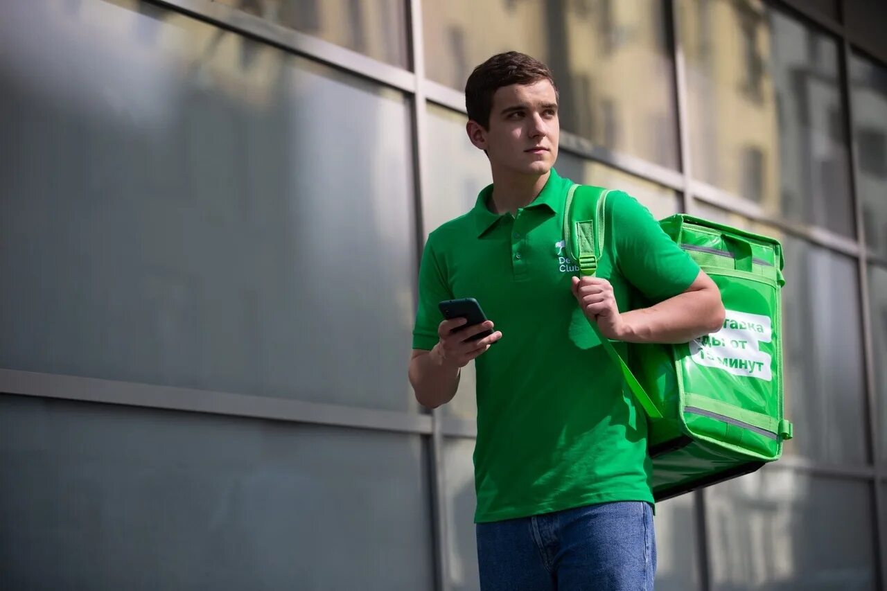 курьерская служба. пеший курьер. курьер. доставщик питер. доставщик питер.