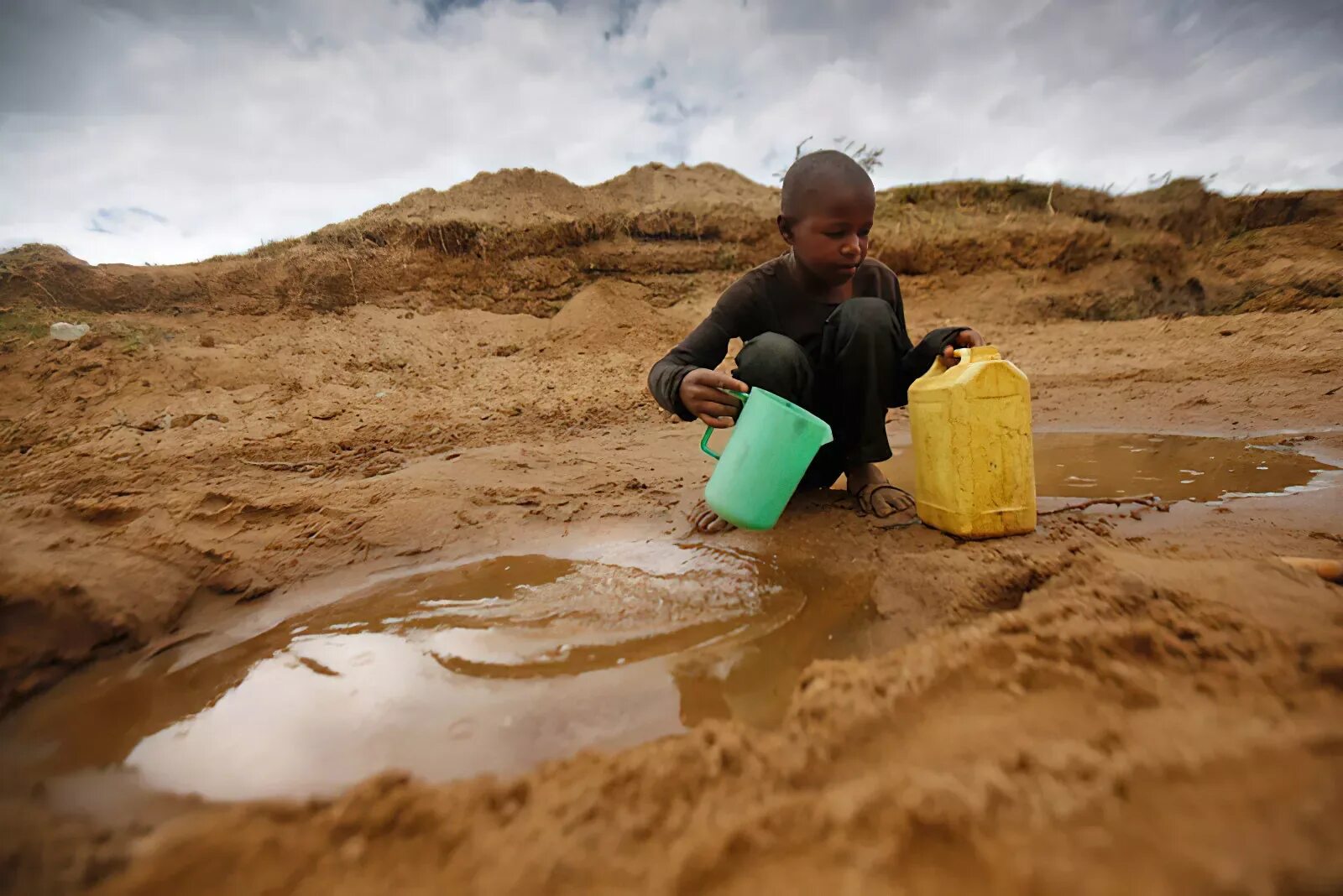 Страна многих вод. Дефицит воды. Дефицит пресной воды. Питьевая вода в Африке. Дефицит питьевой воды.