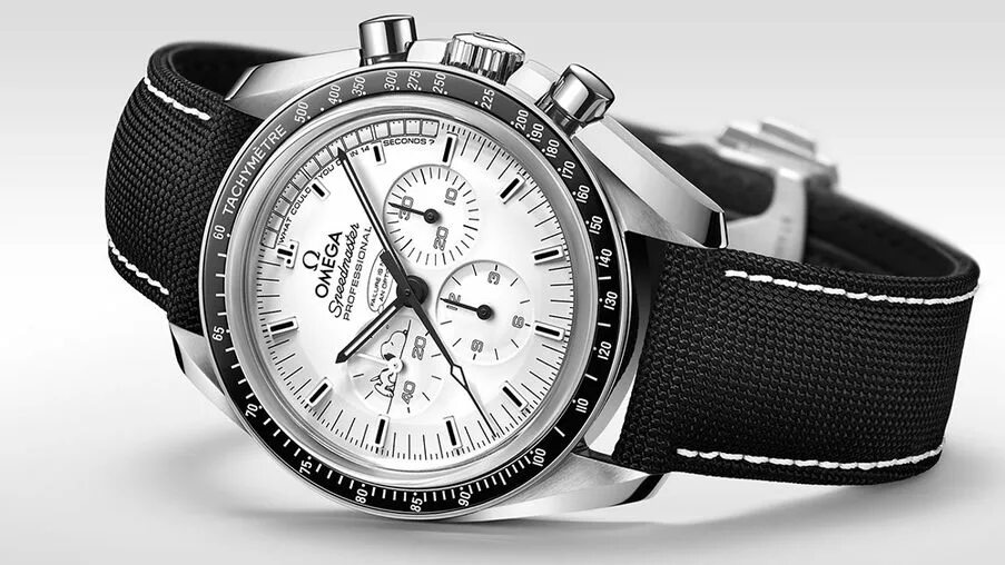 Часы наручные секундомером. Omega Speedmaster Silver Snoopy. Omega Speedmaster Moonwatch. Omega Speedmaster Apollo 13. Часы Omega Speedmaster Moonwatch.